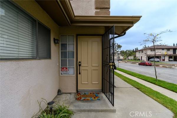 1090 W Calle Del Sol 3, Azusa, CA 91702