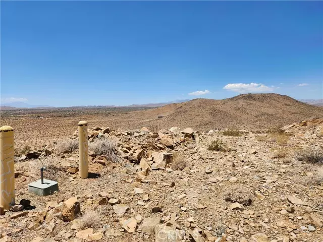 10 AC Moonlight Mesa RD, Joshua Tree, CA 92252