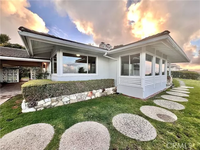 15 Mustang RD, Rancho Palos Verdes, CA 90275