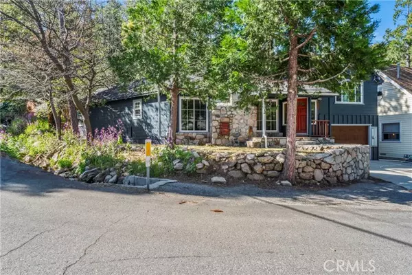 Crestline, CA 92325,744 Rocky LOOP