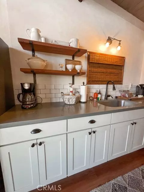 Big Bear Lake, CA 92315,39673 Lake DR