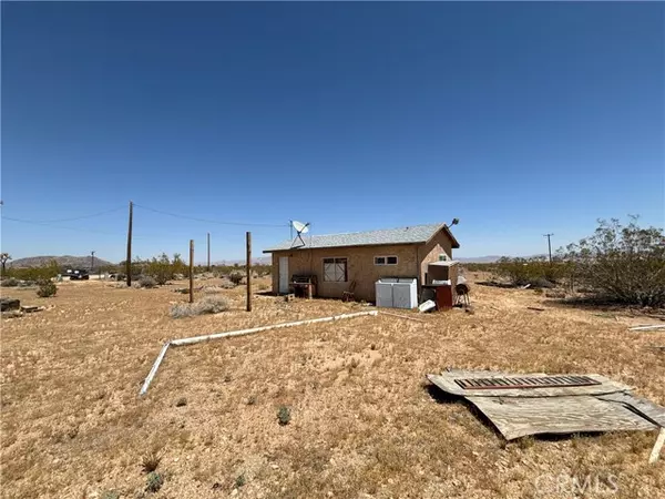 Landers, CA 92285,60717 Venus DR