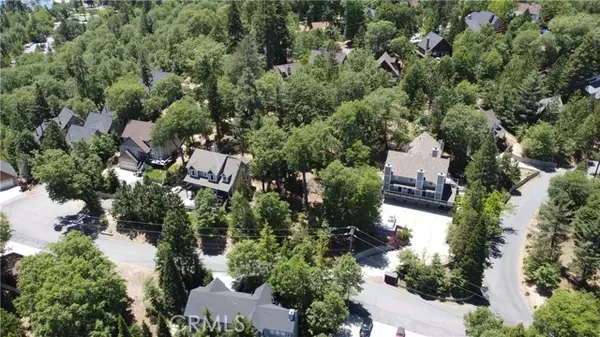 Lake Arrowhead, CA 92352,966 Lucerne LN