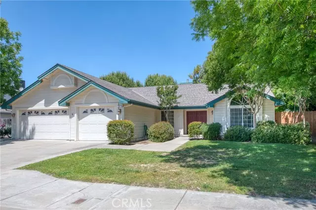 517 W Birch AVE, Clovis, CA 93611