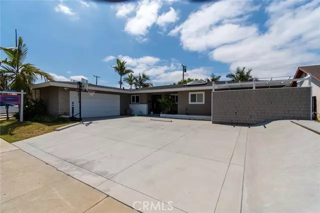 829 Saint Clair ST, Costa Mesa, CA 92626