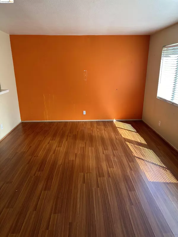 Concord, CA 94518,1076 Mohr Ln B
