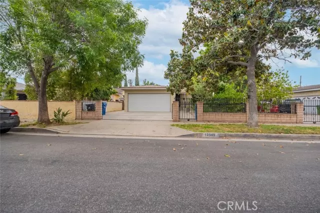 13542 Montague ST, Arleta, CA 91331