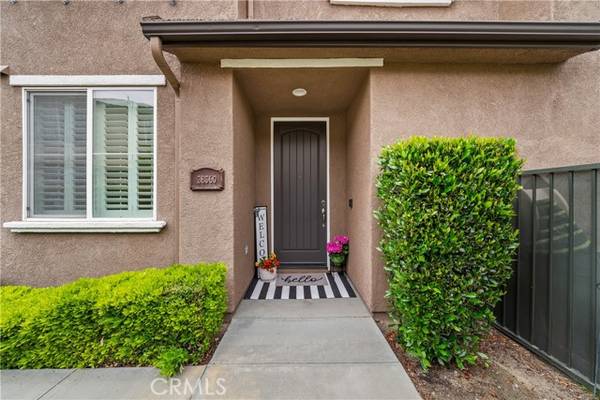 28360 Mirabelle Ln, Saugus, CA 91350