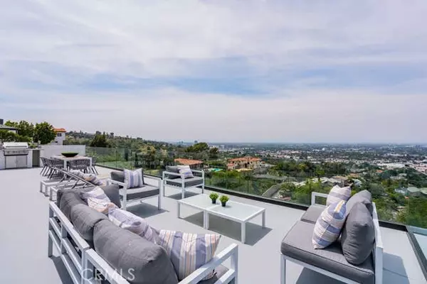 Sherman Oaks, CA 91423,3859 Sherwood PL