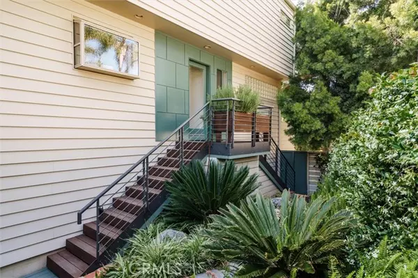 Studio City, CA 91604,3771 Sunswept DR