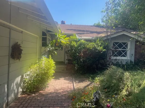 22816 Erwin ST, Woodland Hills, CA 91367