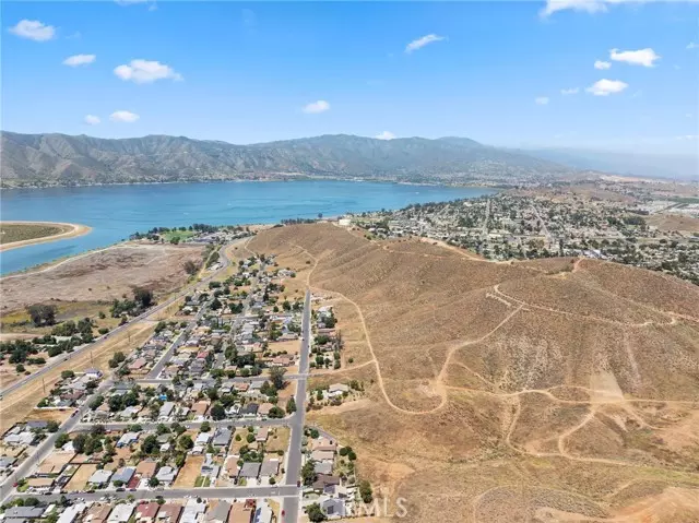 1 SMT, Lake Elsinore, CA 92532