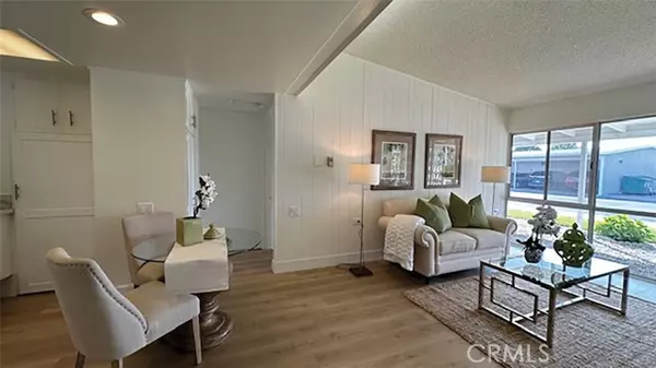 Seal Beach, CA 90740,13902 Thunderbird 8J