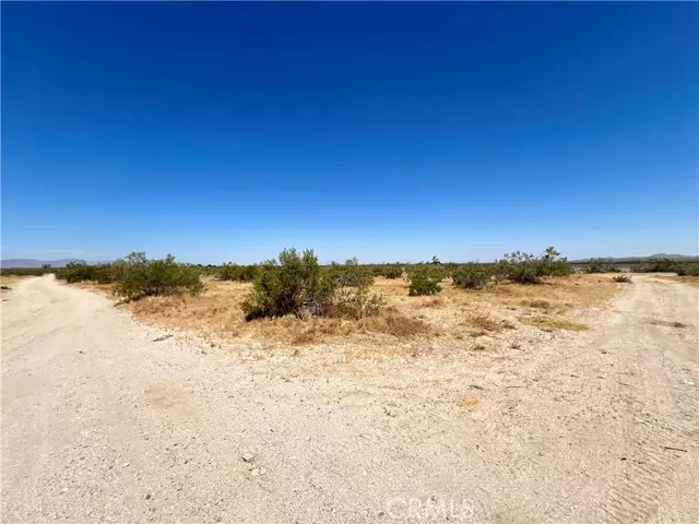 120 E Avenue T-8, Pearblossom, CA 93553