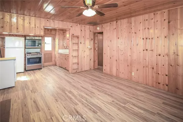 Big Bear Lake, CA 92315,42855 Willow AVE