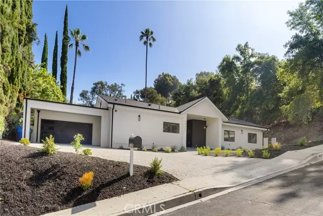 Tarzana, CA 91356,19327 Espinosa ST