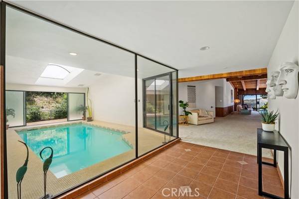 23935 Park Belmonte, Calabasas, CA 91302