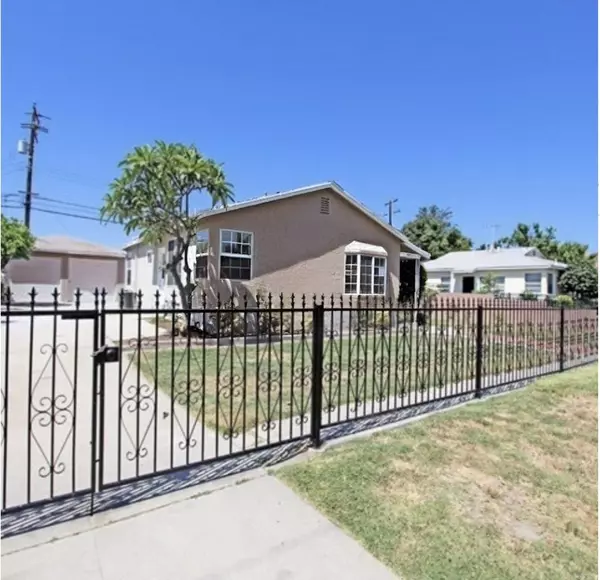 Downey, CA 90241,8406 Cleta ST