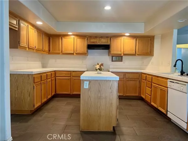 Palmdale, CA 93552,5604 Malaga CT