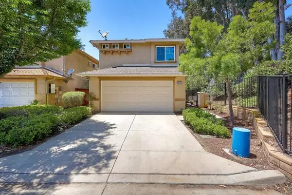 1902 Arbor Gln, Escondido, CA 92025