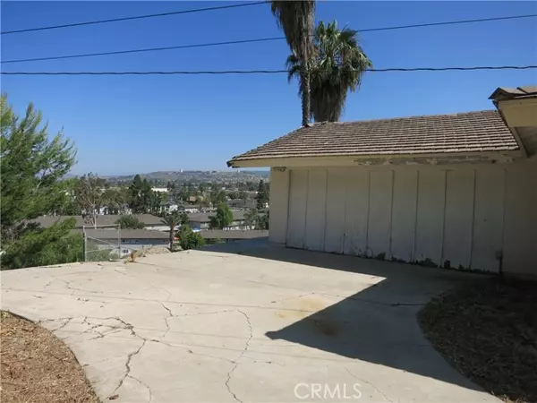 Yorba Linda, CA 92886,5116 Los Altos DR