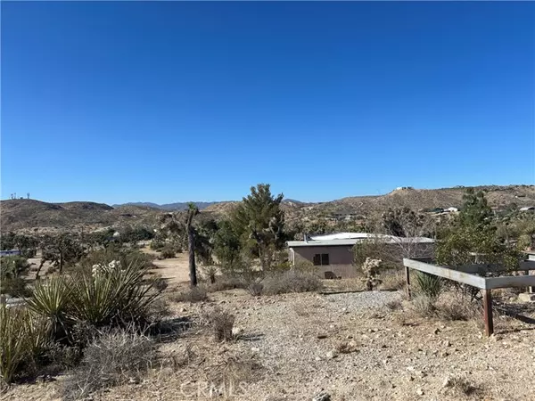 Yucca Valley, CA 92284,57976 Buena Vista DR