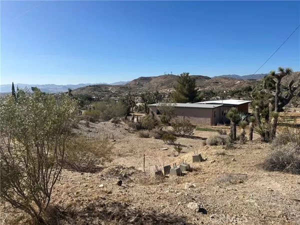 Yucca Valley, CA 92284,57976 Buena Vista DR