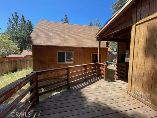 Sugarloaf, CA 92386,317 Spruce LN