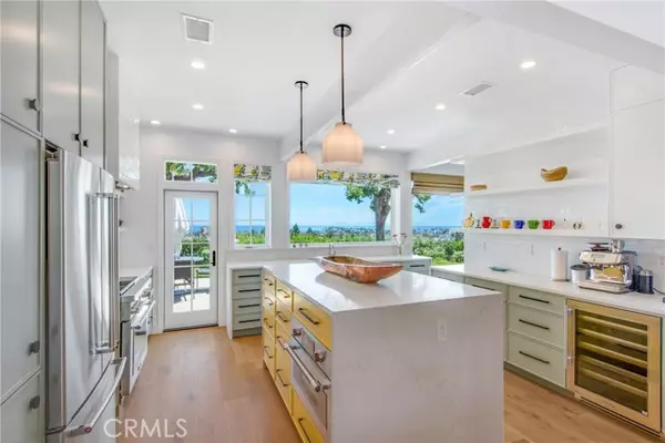 Corona Del Mar, CA 92625,3007 Harbor View DR