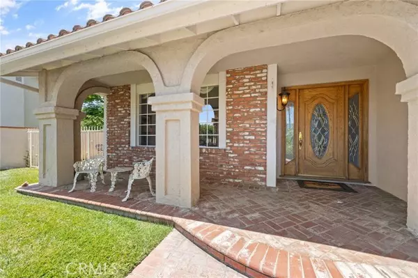 Yorba Linda, CA 92886,20425 Via Sonador