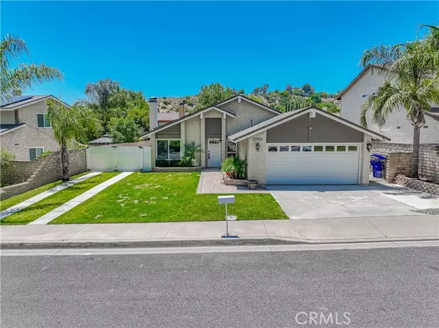 Saugus, CA 91350,27933 Caraway LN