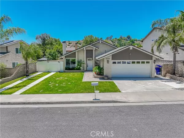 27933 Caraway LN, Saugus, CA 91350