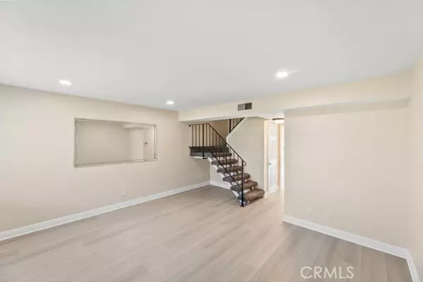 Newhall, CA 91321,24239 La Glorita CIR