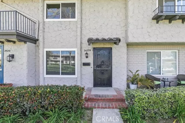 Newhall, CA 91321,24239 La Glorita CIR