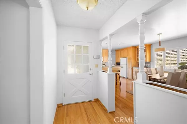 La Crescenta, CA 91214,5840 Irving AVE