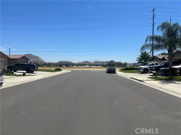 Perris, CA 92571,782 Abelia LN