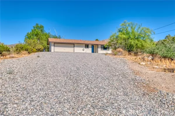 Morongo Valley, CA 92256,9506 Navajo TRL