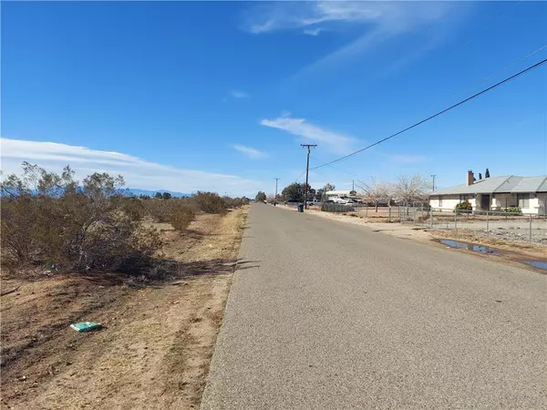 Apple Valley, CA 92308,0 Pah-Ute Rd #1