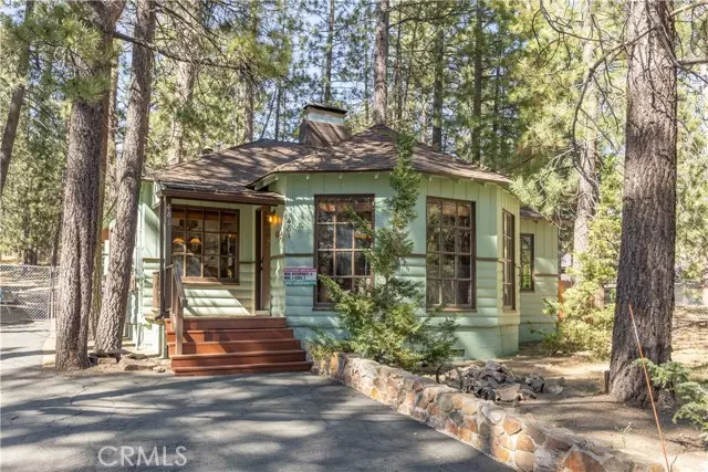 481 Edgemoor RD, Big Bear Lake, CA 92315