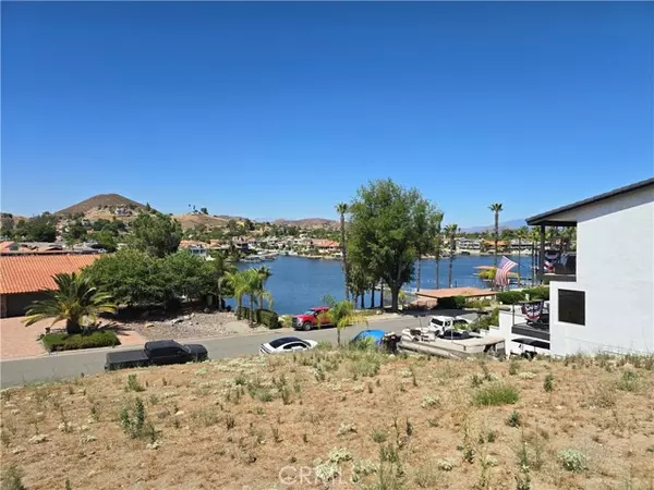 22894 Blue Bird Dr, Canyon Lake, CA 92587