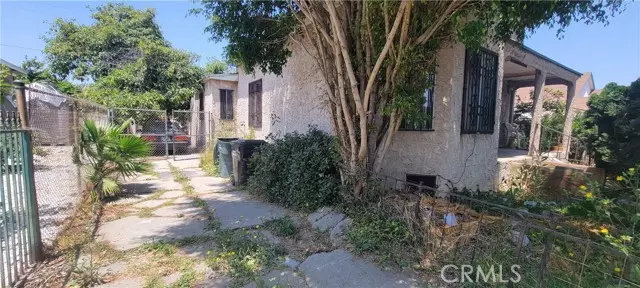 East Los Angeles, CA 90040,4463 Lovett