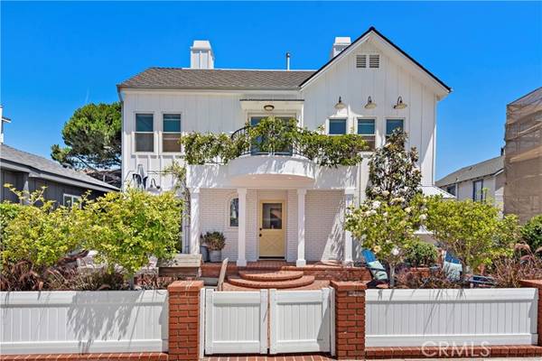 124 E Bay AVE, Newport Beach, CA 92661