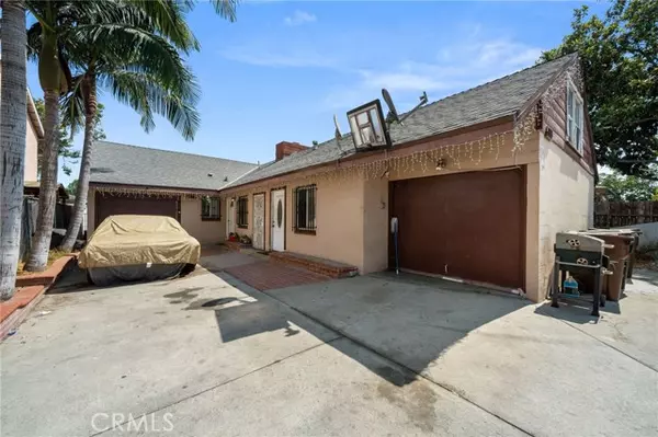 Compton, CA 90221,1033 E Poppy ST