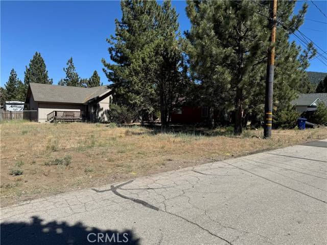 Big Bear City, CA 92314,924 Pinon LN