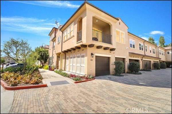 216 El Paseo, Lake Forest, CA 92630