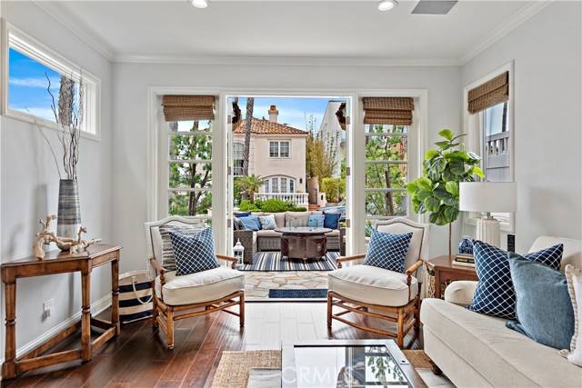 315 Goldenrod AVE, Corona Del Mar, CA 92625
