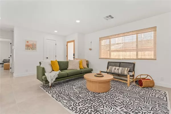 Joshua Tree, CA 92252,6386 Sunburst ST