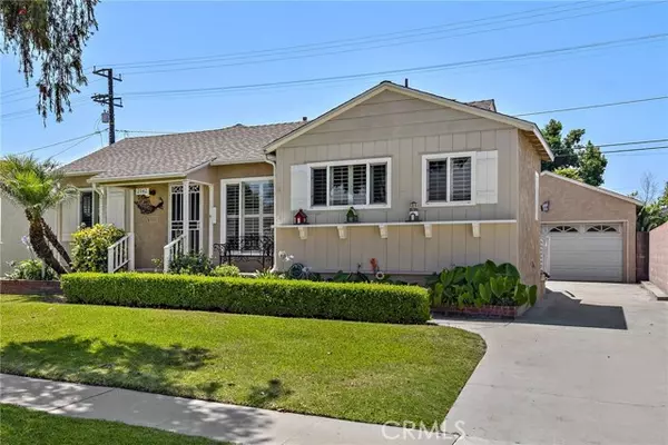 2842 Denmead ST, Lakewood, CA 90712