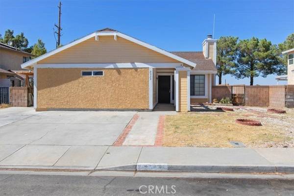 2523 Emerald LN, Lancaster, CA 93535