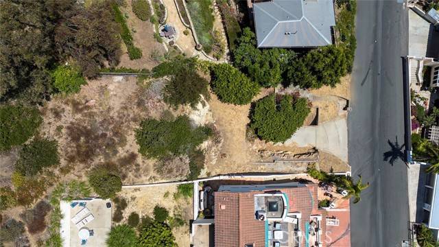 Laguna Beach, CA 92651,1040 Skyline DR